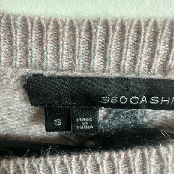 360 Cashmere Michelle Star Pullover Crewneck
Sweater Small - Picture 5 of 6